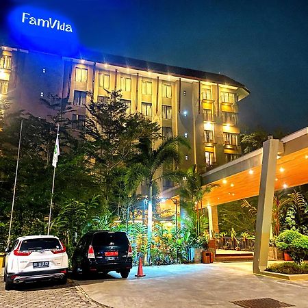 Famvida Hotel Lubuklinggau Zewnętrze zdjęcie