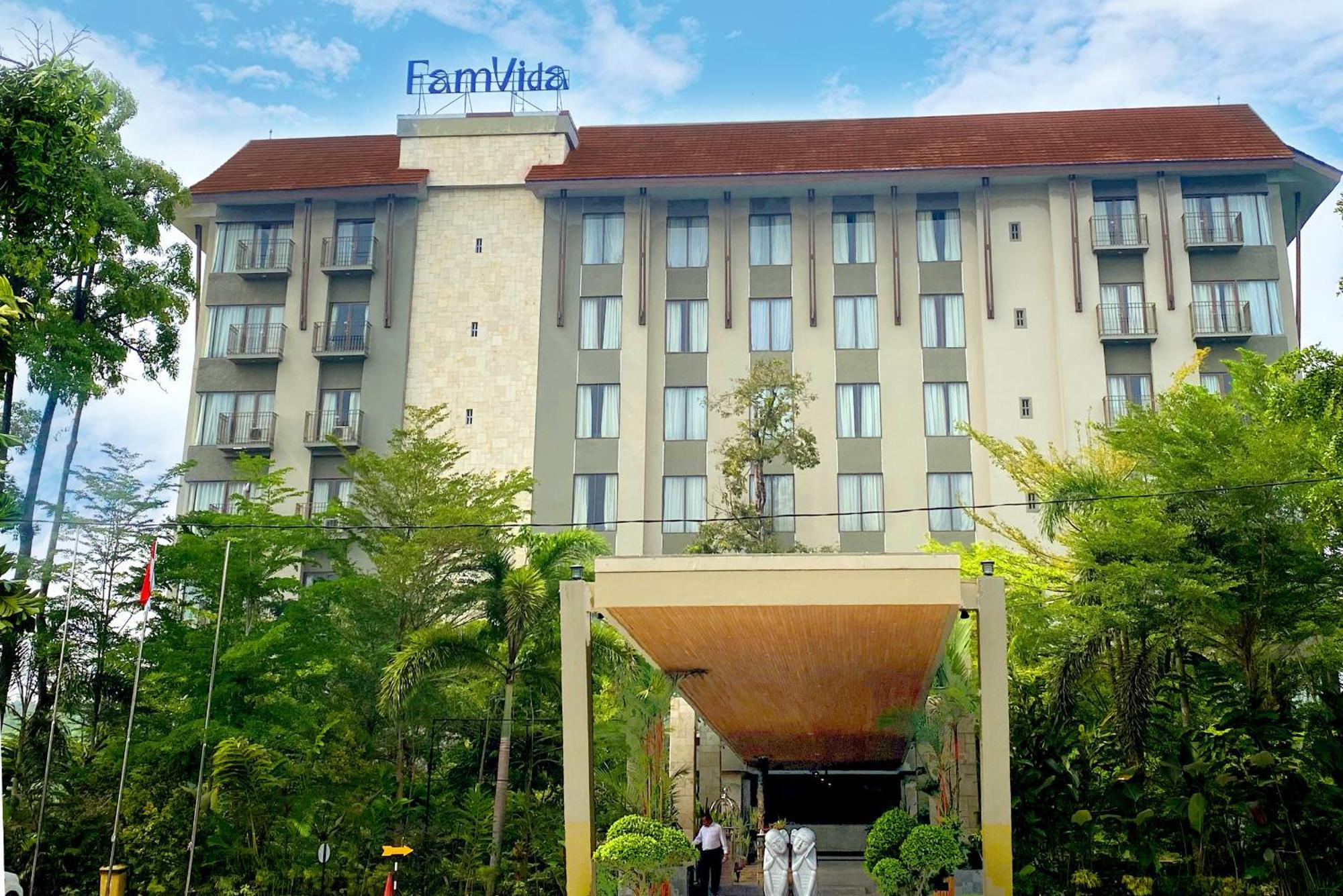 Famvida Hotel Lubuklinggau Zewnętrze zdjęcie