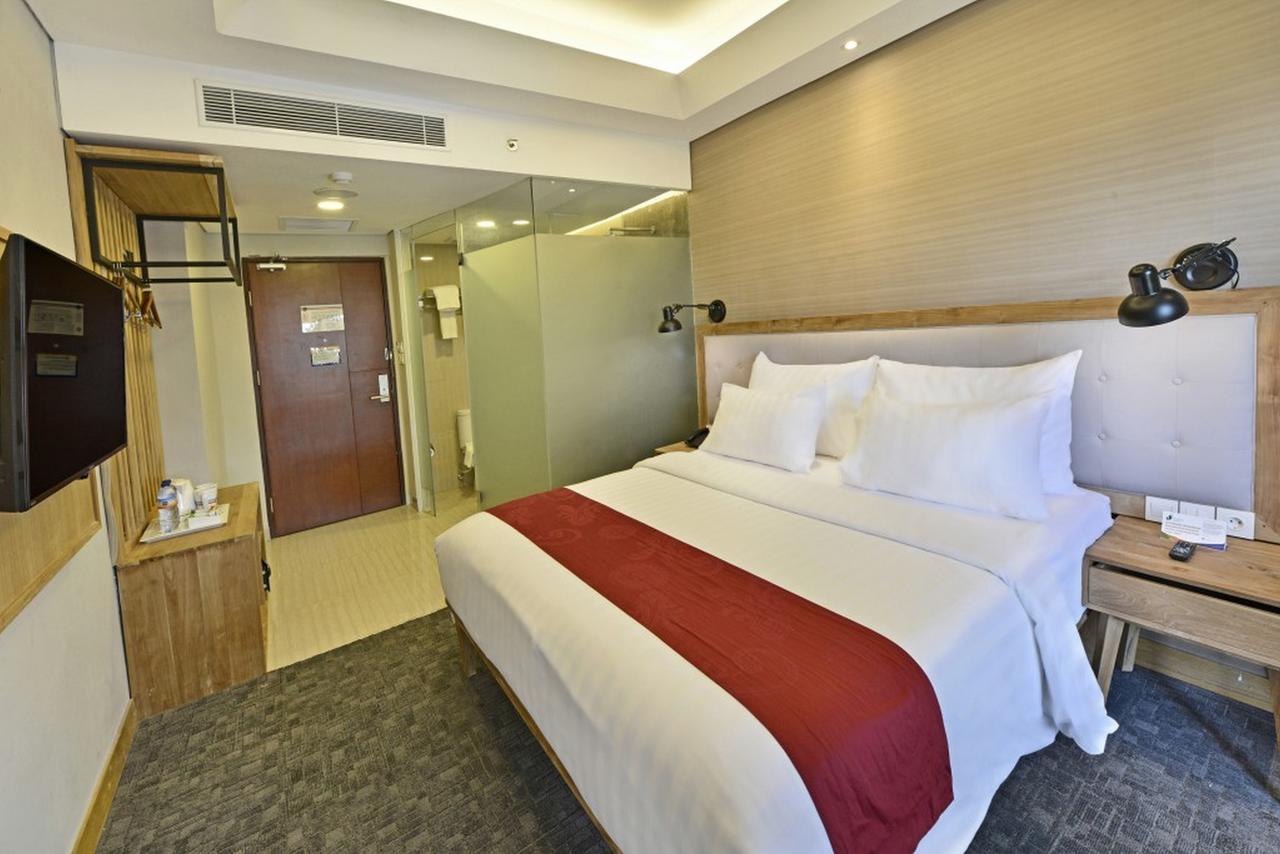 Famvida Hotel Lubuklinggau Zewnętrze zdjęcie