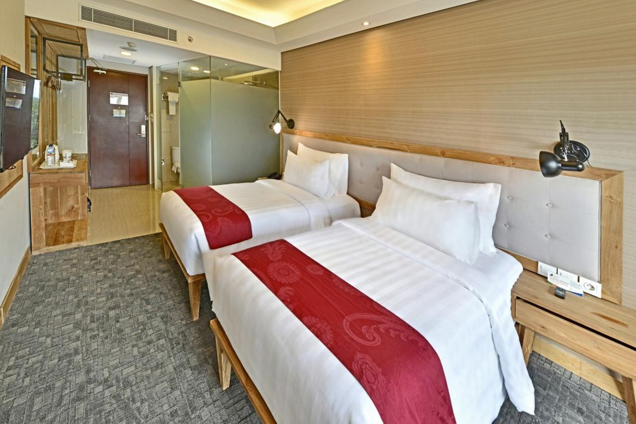 Famvida Hotel Lubuklinggau Zewnętrze zdjęcie