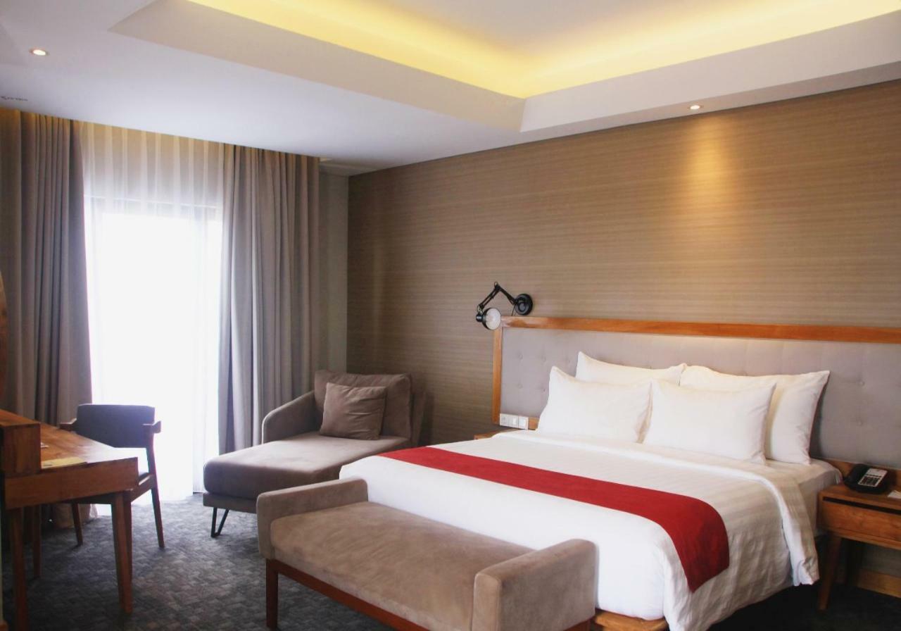Famvida Hotel Lubuklinggau Zewnętrze zdjęcie